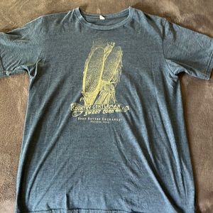 Heather grey T-shirt with a sweet corn graphic. Size L